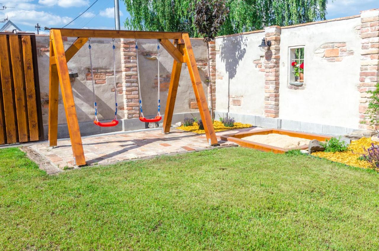 Chalupa Hlohovec Villa Exterior foto